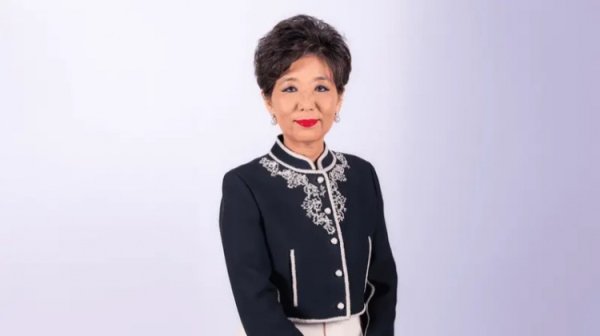 队报介绍里昂女主席米歇尔-康：韩裔美国人，公司估值超10亿美
