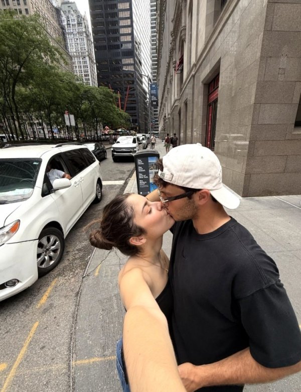❤️甜甜的年少  恋爱！若奥-内维斯更新与明星女友甜蜜游玩纽
