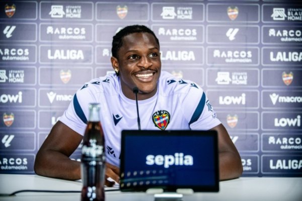 下一个神锋？莱万特前锋艾永5场西甲轰3球3助，夏窗曾获巴萨关