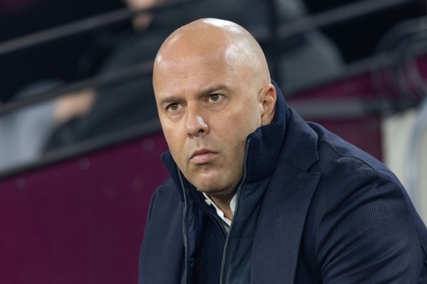 利物浦上赛季前29场仅负2场，而本赛季前10场已输掉3场比赛