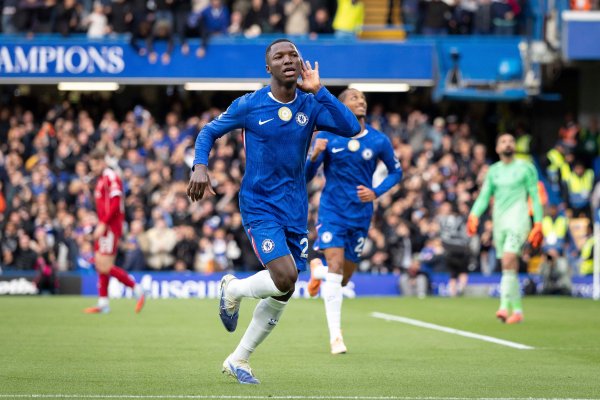 队记：凯塞多是顶级中场球员的强劲  角逐  者，他是蓝军不可