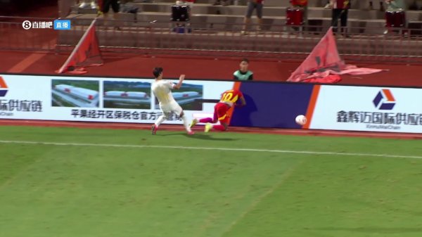 造成广西外援重伤！足协：LED广告屏与边线距离3米，符合国际