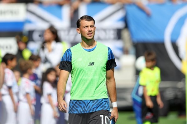 近5个赛季五大联赛每年都有进球+助攻的球员，萨马尔季奇第二年