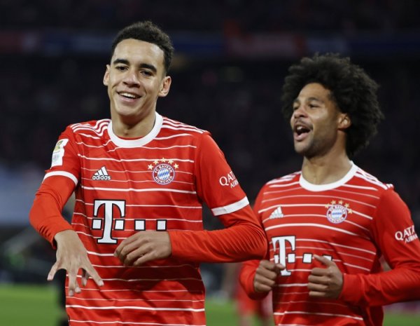 图片报：穆西亚拉4个月来首次回练习  场，格纳布里有望战门兴