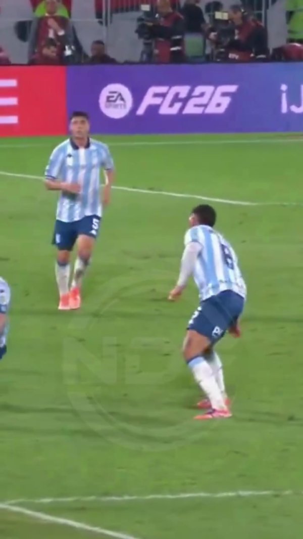 被打懵了！罗霍解放者杯挥肘不慎误伤队友，后者眼部肿了鼻子流血