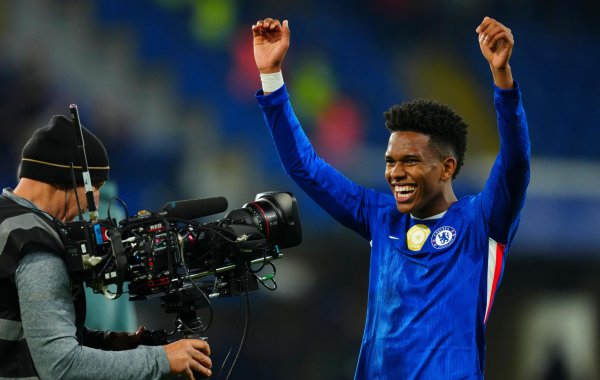 19岁吉乌、18岁埃斯特旺、19岁乔治，蓝军三名U19球员欧