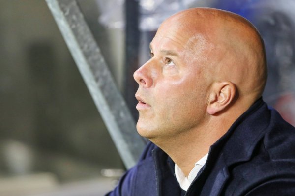 内维尔：利物浦让我想起昔日乱糟糟的曼联，需简化战术稳固防守