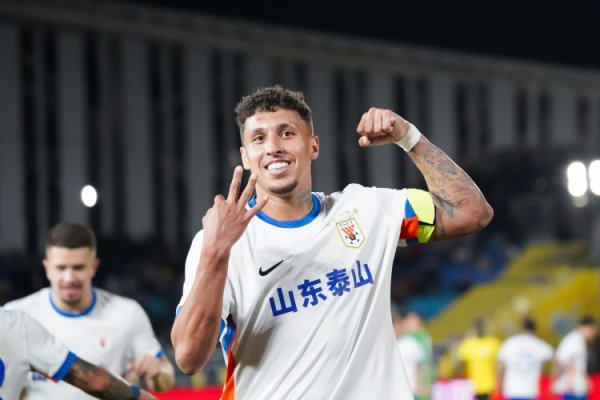 真大腿！克雷桑登陆中超后参与进球80个，仅次于武磊