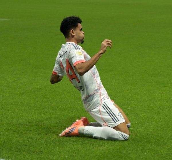 比赛转折点！迪亚斯第35分钟扳平球明显越位，但德国杯前2轮无