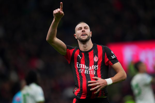 帕夫洛维奇：为进球和胜利感到高兴，主帅要求我积极前插