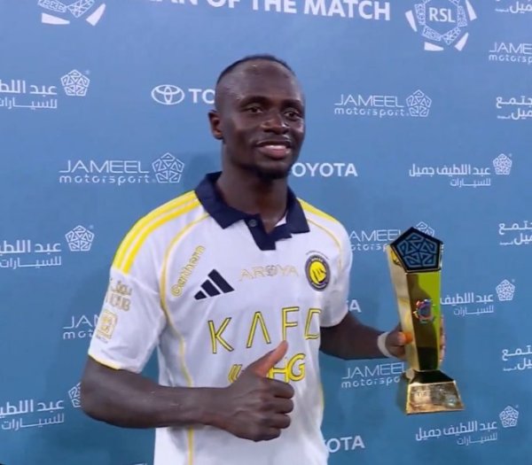 传射建功！马内当选利雅得获胜  2-0吉达联合全场最佳球员