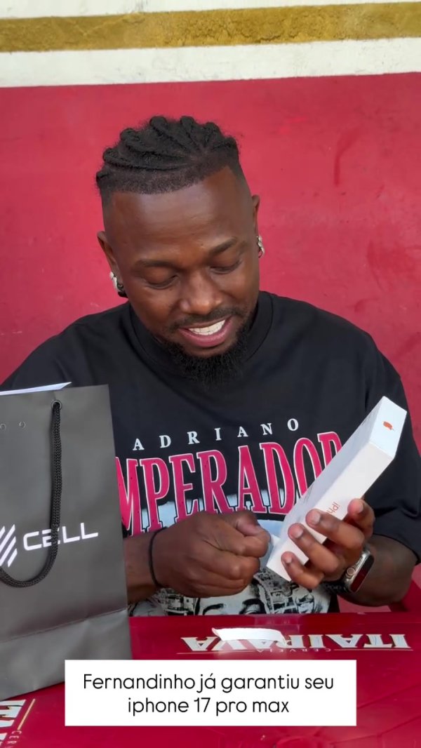 脸胖了一圈😱32岁国足归化费南多晒视频，拿下iPhone17 promax