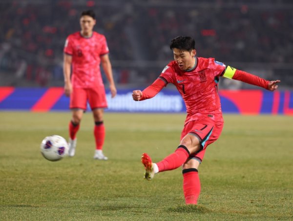 韩媒：孙兴慜无缘亚足联最佳&不如他的球员却能入选，让