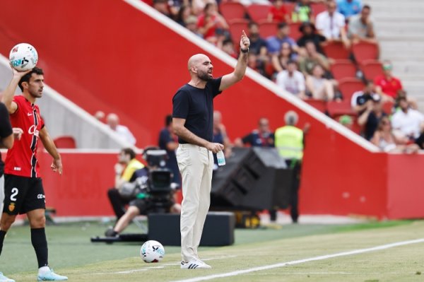 塞尔塔主帅：这次被判手球是我们倒霉，巴萨表现更好，与裁判无关